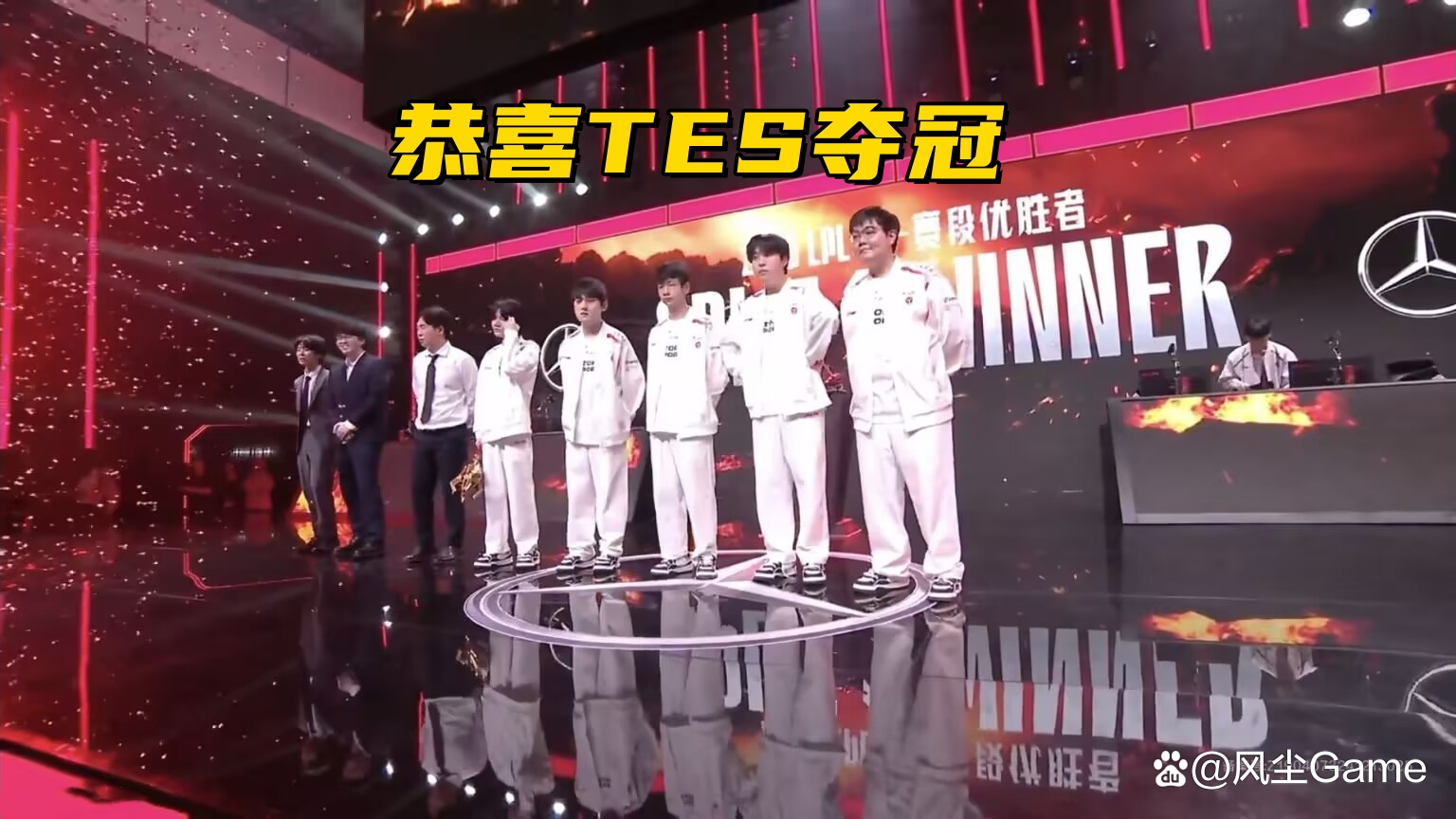 夺冠首场状态出色，RNG观众沸腾！，JackeyLove重返赛场比赛高潮迭起的简单介绍