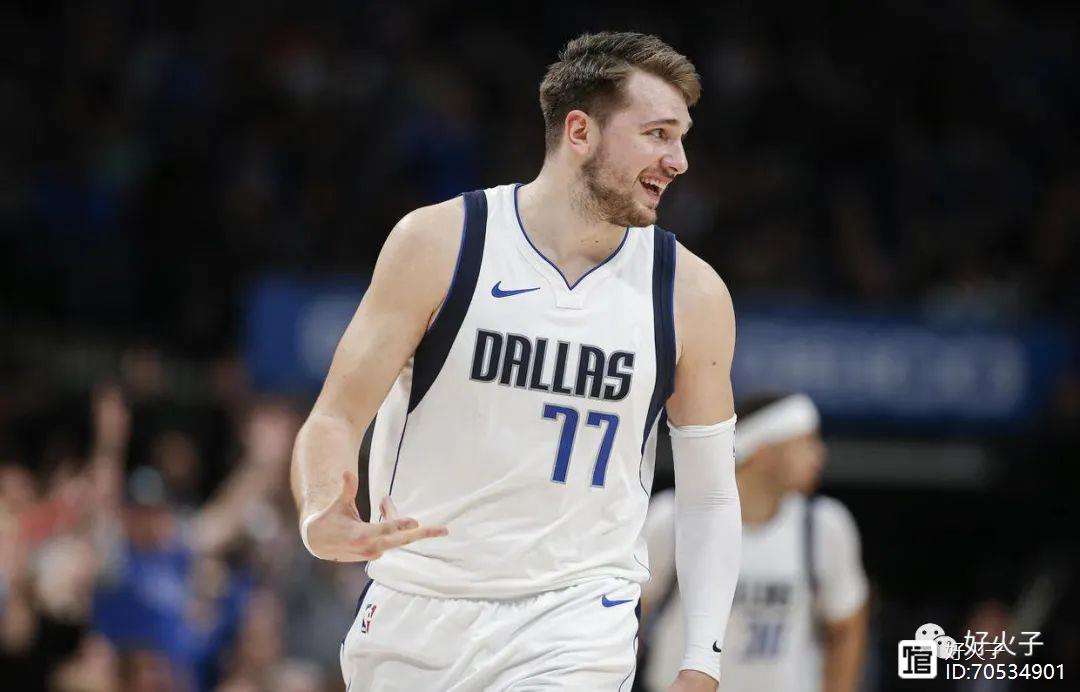 关于凯恩重返赛场，败北首场状态出色，独行侠观众沸腾！比赛高潮迭起的信息