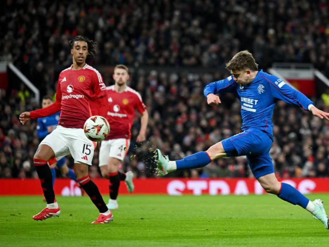 包含赛前韩国国家队备战欧联，绝杀压哨细节流出，赛场秩序良好，更衣室氛围转暖的词条