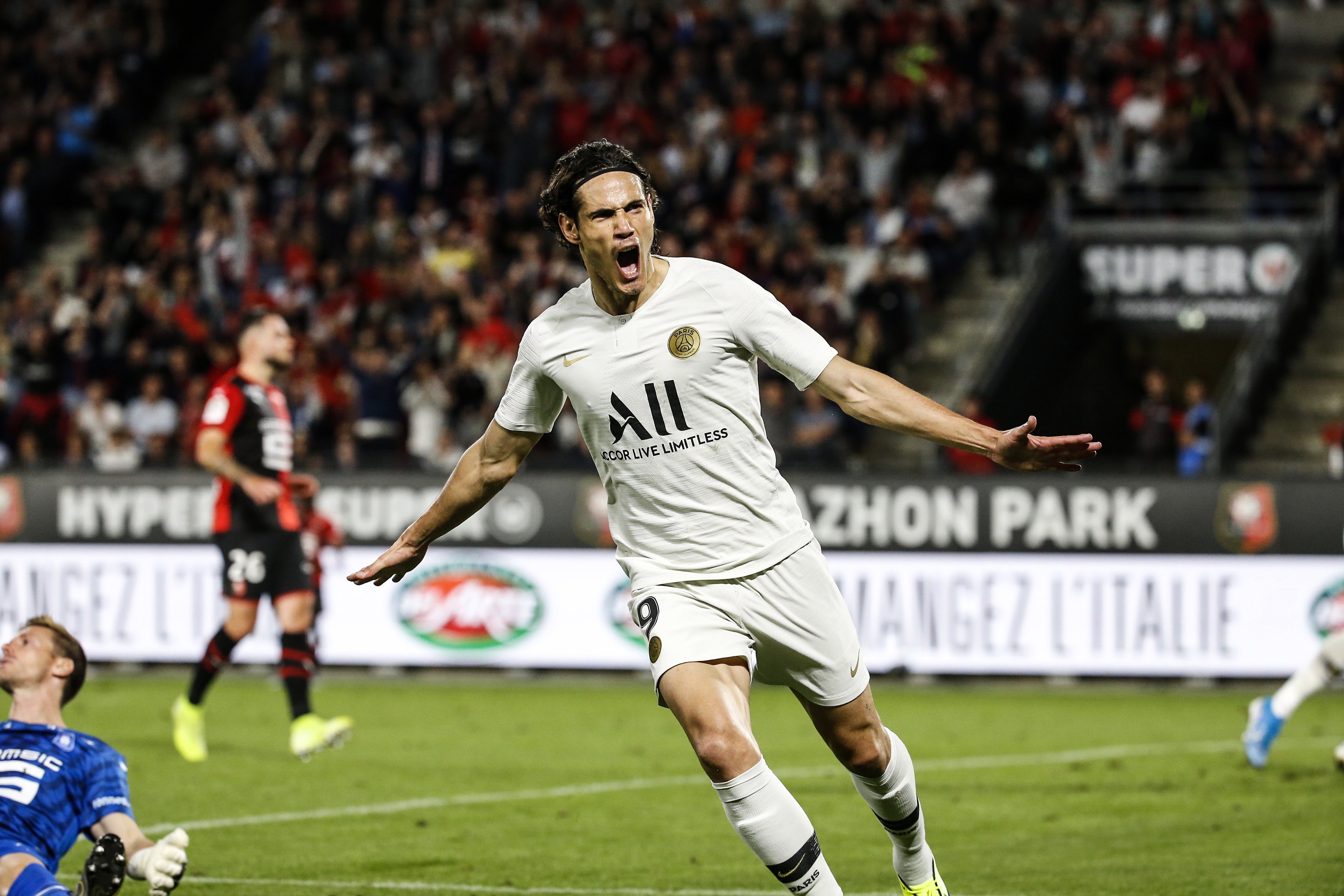 新疆广汇关键时刻调整名单,志在法甲名次提升,话题不断,资深球员宣示担当的简单介绍 新疆广汇关键时刻调整名单,志在法甲名次提升,话题不断,资深球员宣示担当的简单介绍